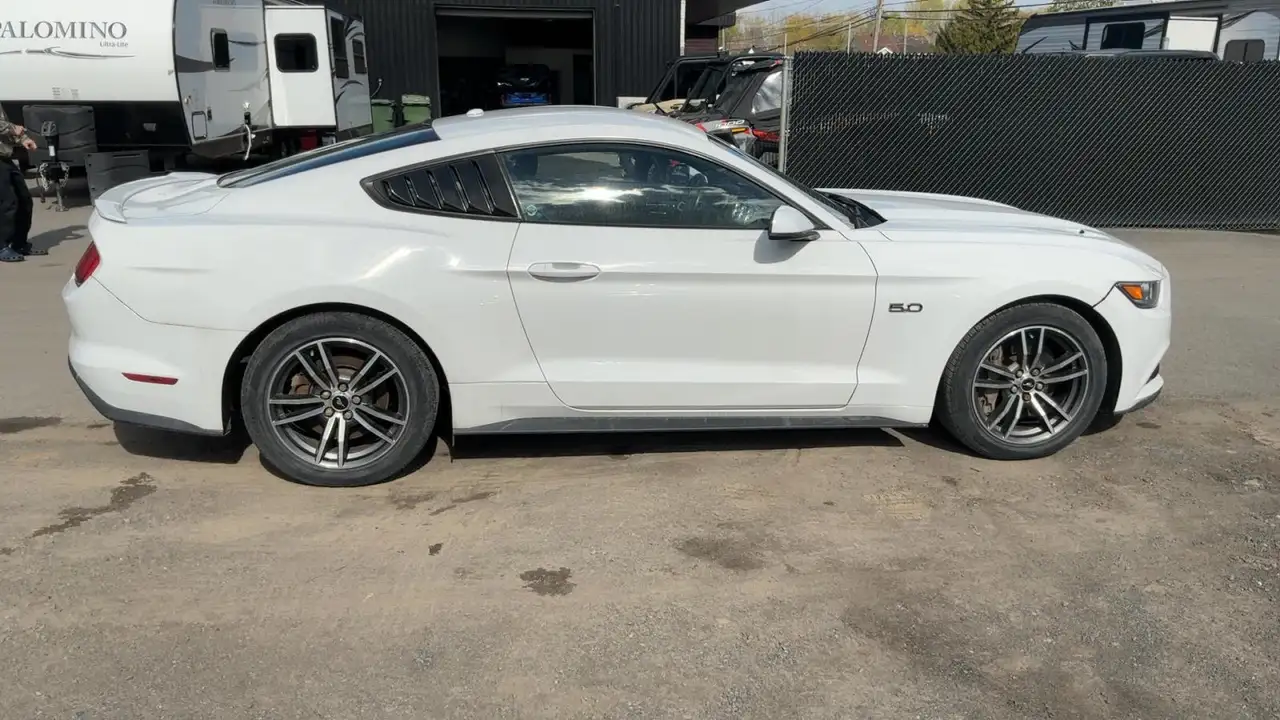Ford Mustang снимка Ford Mustang