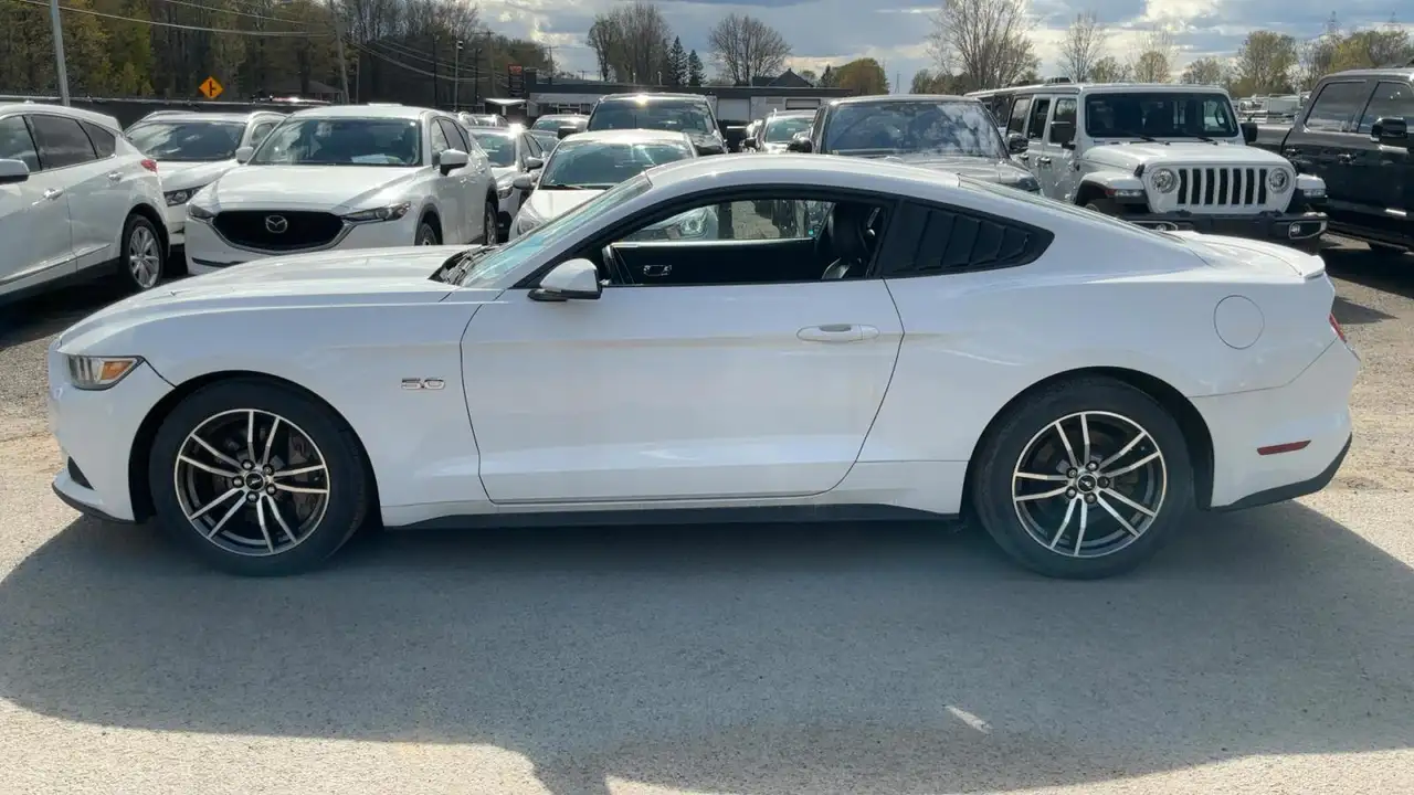 Ford Mustang снимка Ford Mustang