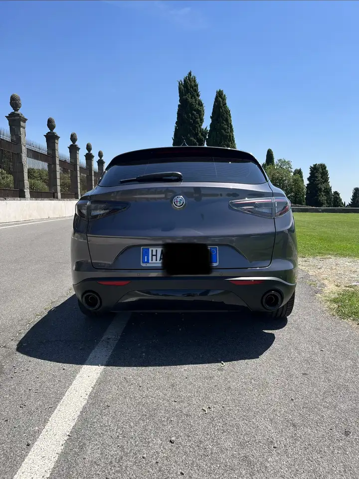 Alfa Romeo Stelvio 2025