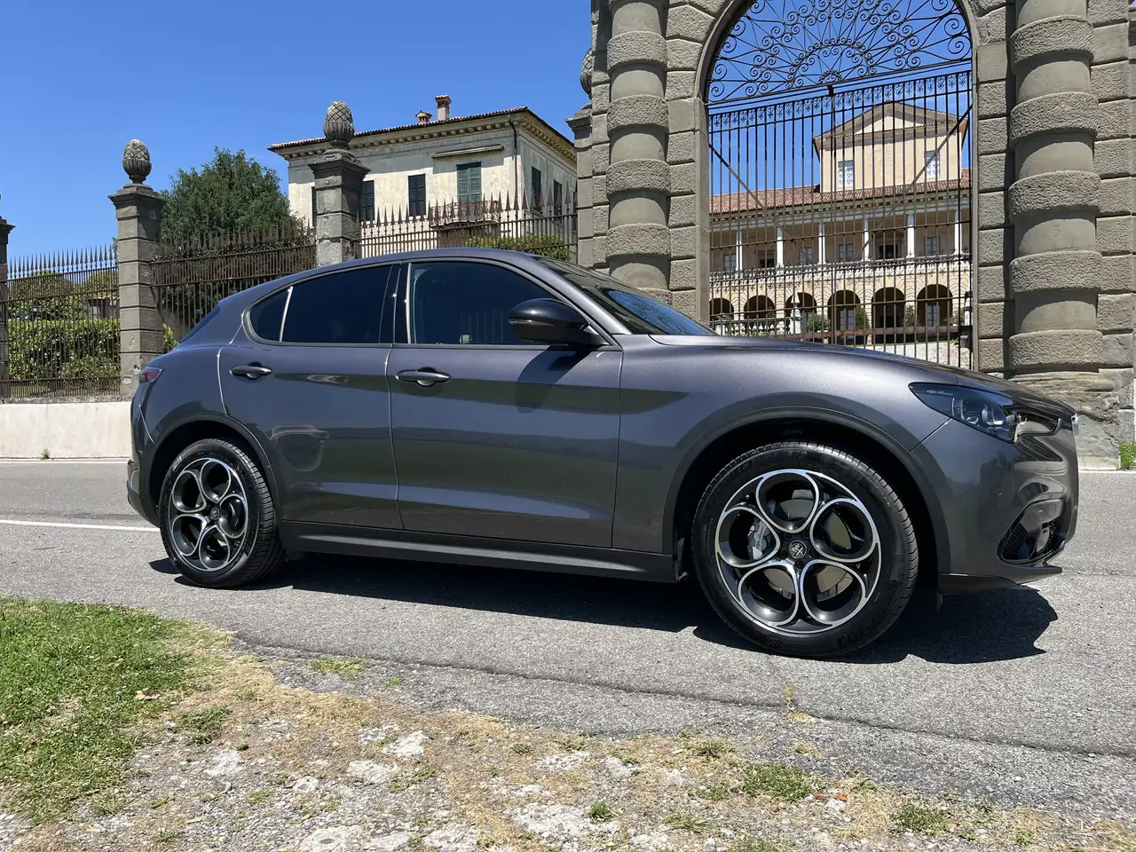 Alfa Romeo Stelvio 2025