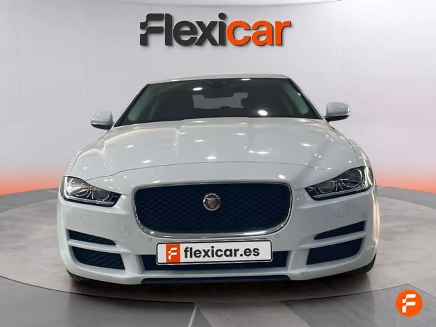 Jaguar XE 2.0 Diesel Pure AWD Aut. 180 Blanco - 2