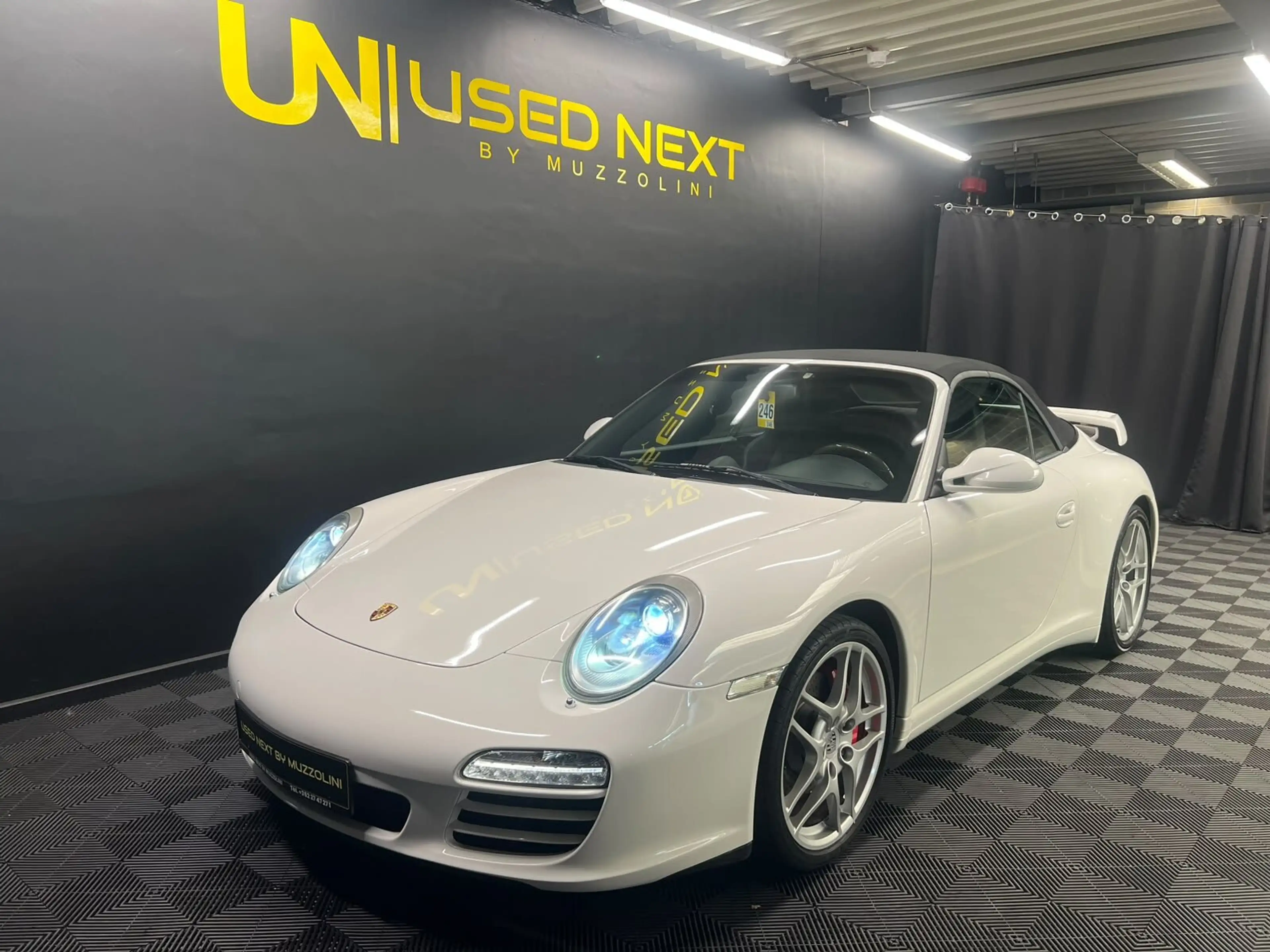 Porsche 911 CARRERA 4S CABRIOLET — photo 6