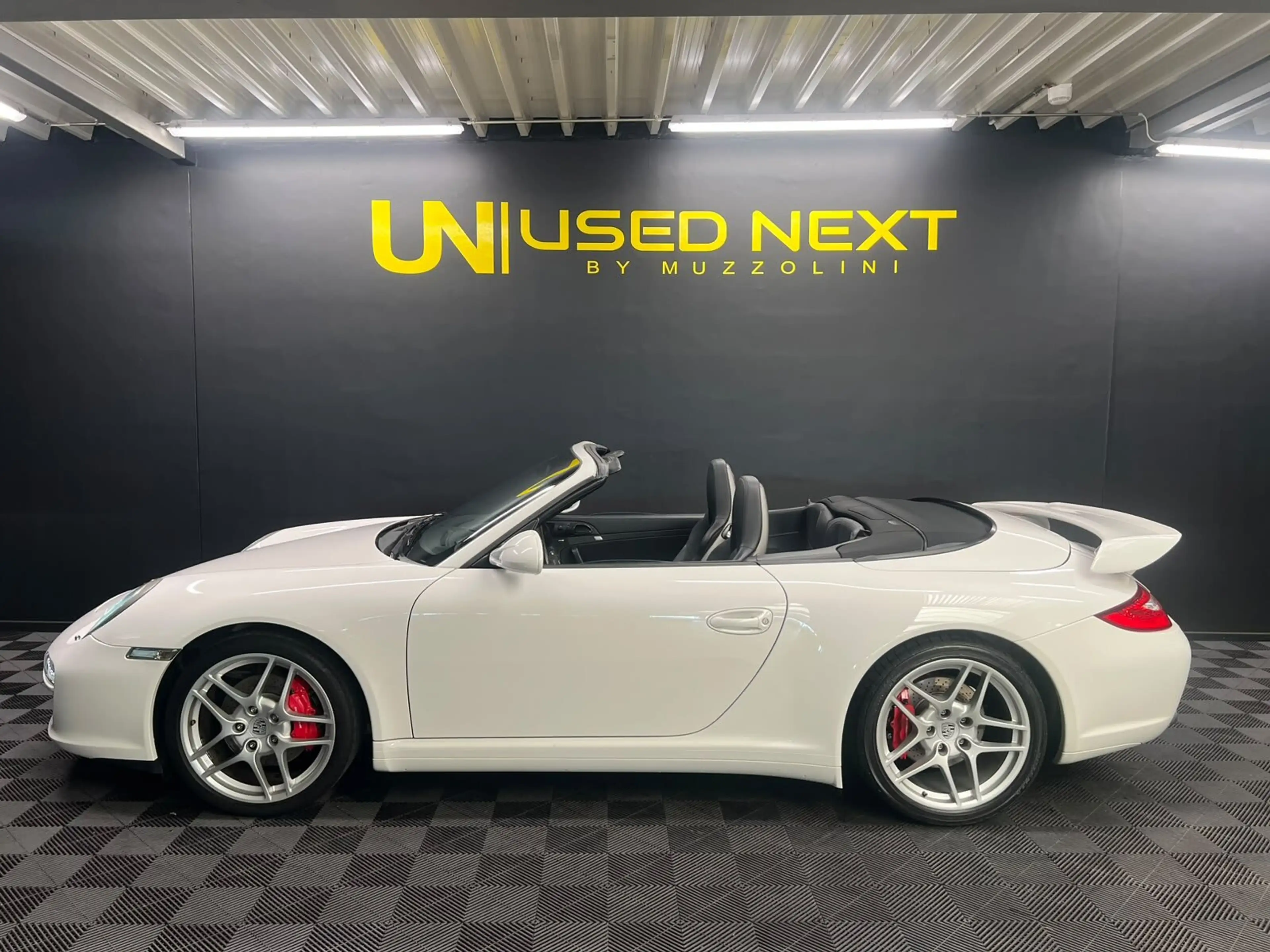Porsche 911 CARRERA 4S CABRIOLET — photo 4