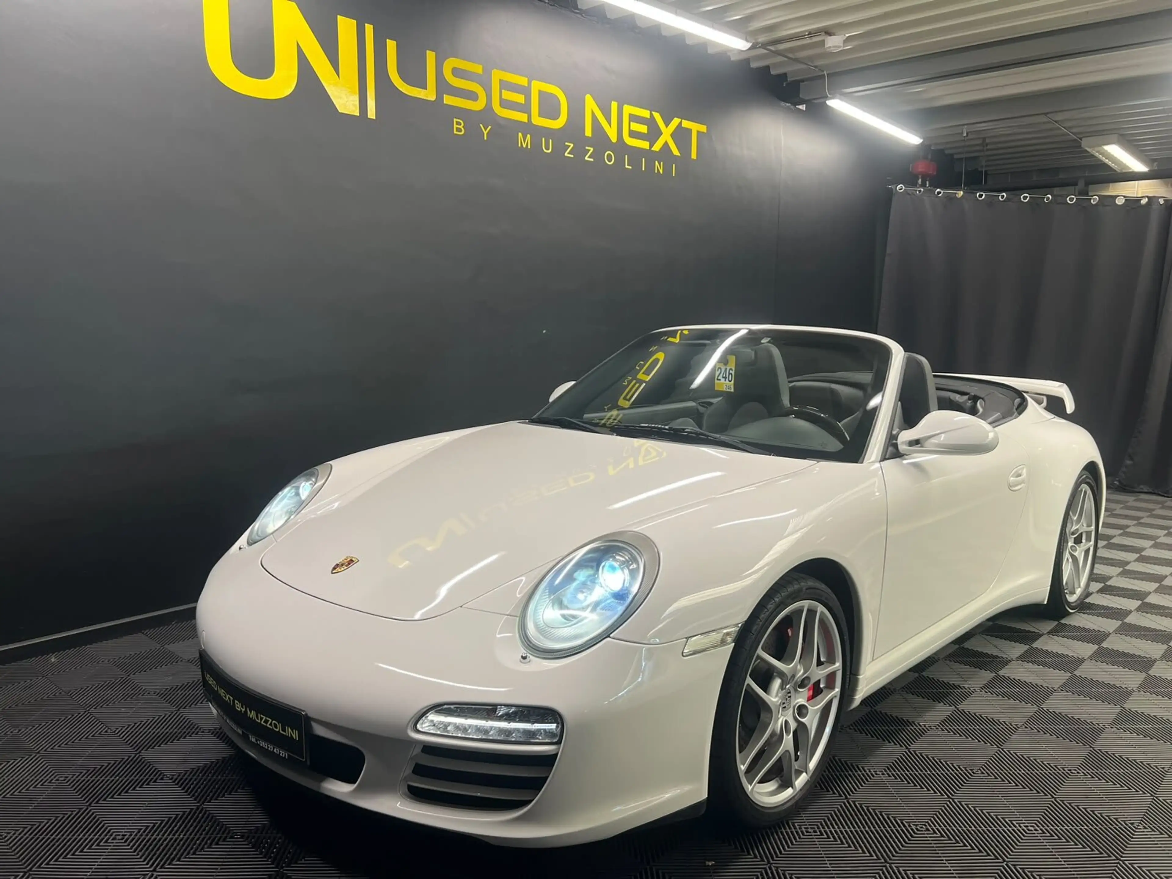 Porsche 911 CARRERA 4S CABRIOLET