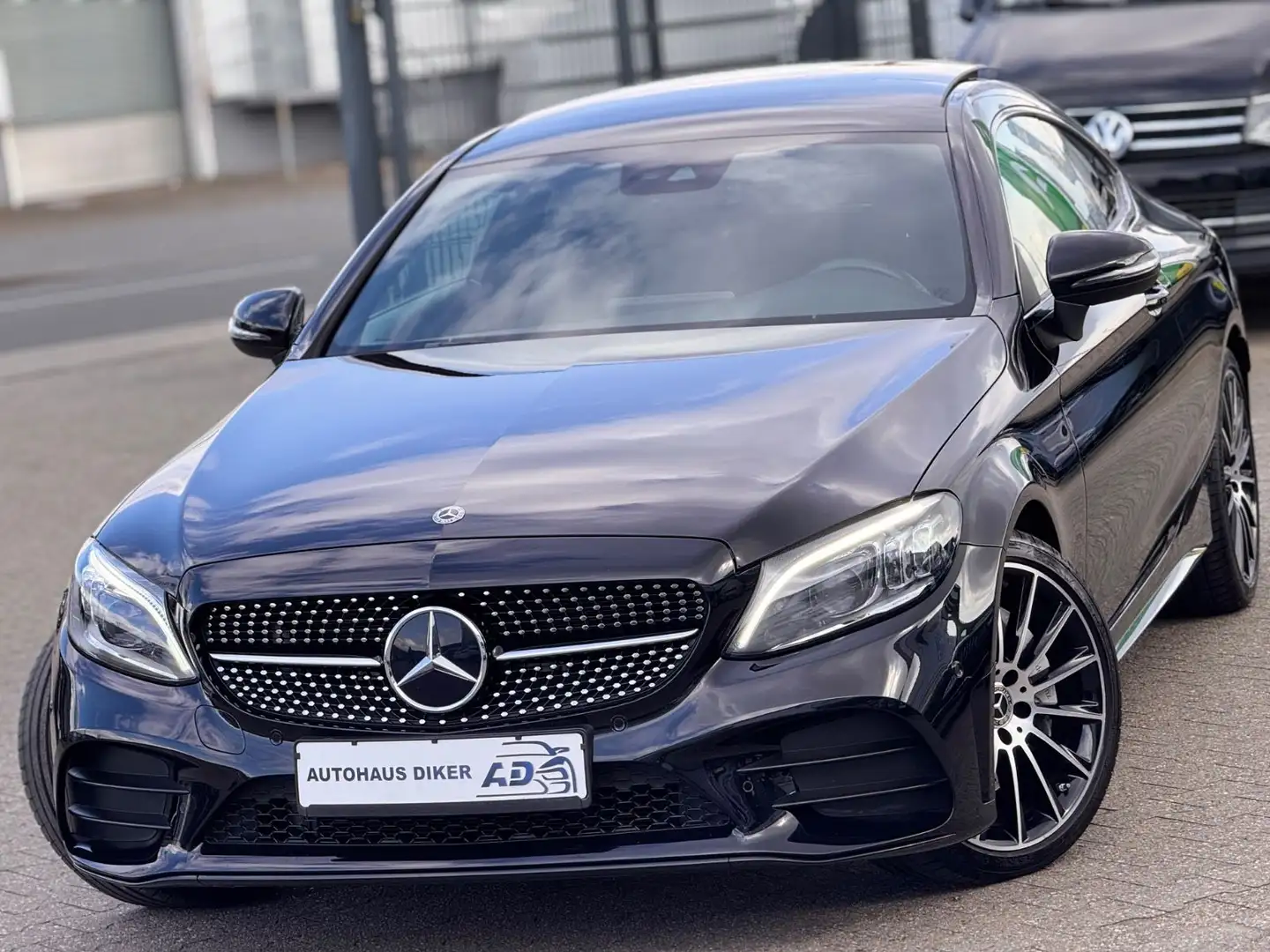 Mercedes-Benz C 300 Coupe AMG Line Night-Paket Schwarz - 1
