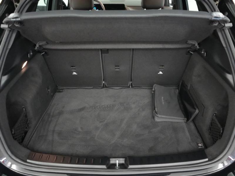 Mercedes-Benz GLA 250 PHEV AMG LINE DCT+AHK+NAVI+RÜCKFAHRKAMERA+SITZHEIZ — photo 7
