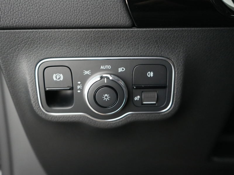Mercedes-Benz GLA 250 PHEV AMG LINE DCT+AHK+NAVI+RÜCKFAHRKAMERA+SITZHEIZ — photo 14