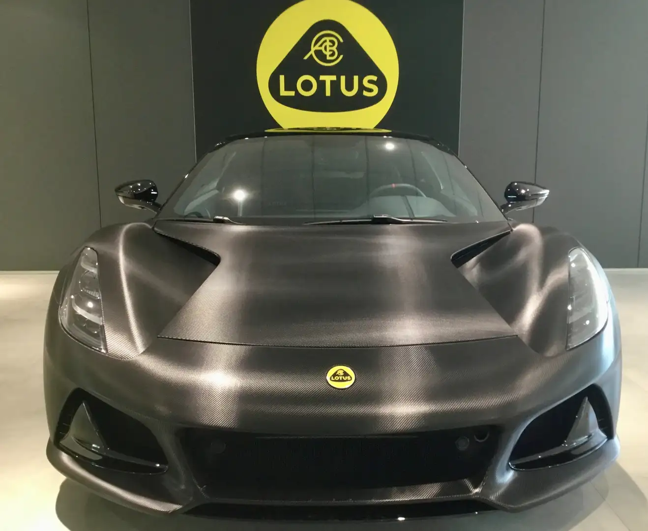 Lotus Emira i4 First Edition "Carbon look" Nero - 1