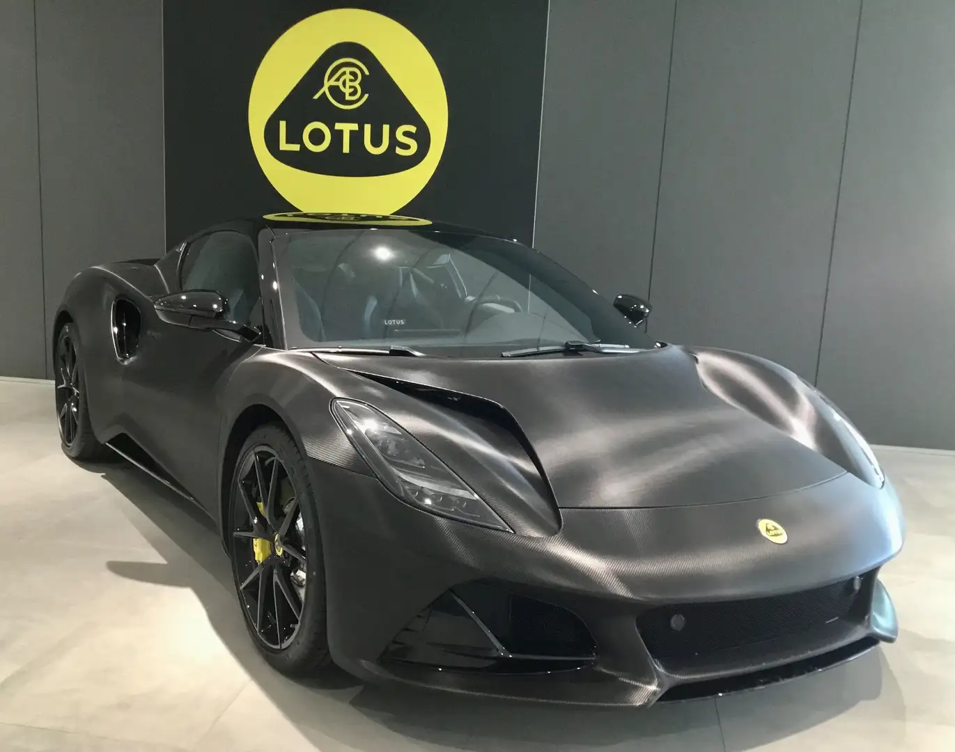 Lotus Emira i4 First Edition "Carbon look" Nero - 2