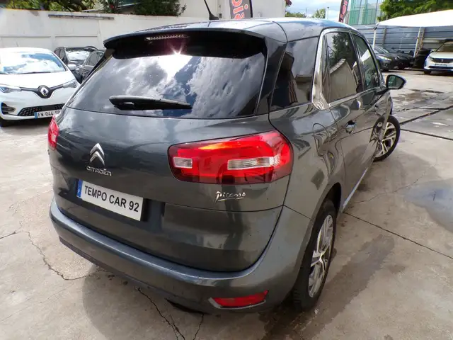 Citroen C4 Picasso view 4