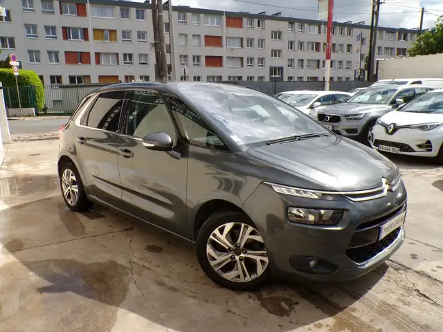 Citroen C4 Picasso view 3