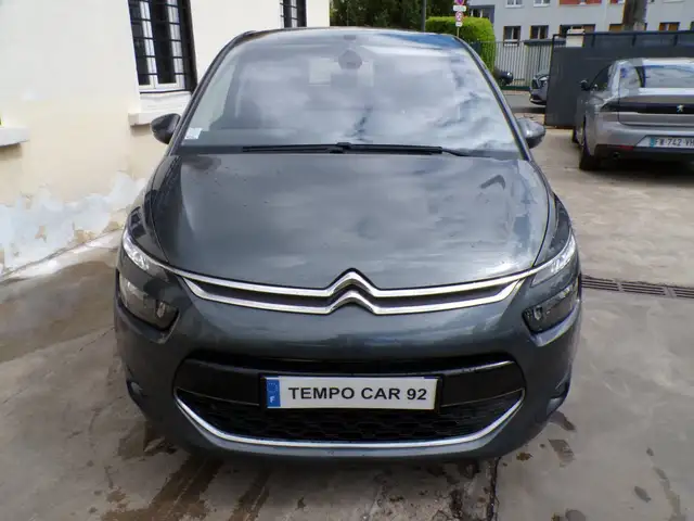 Citroen C4 Picasso view 2
