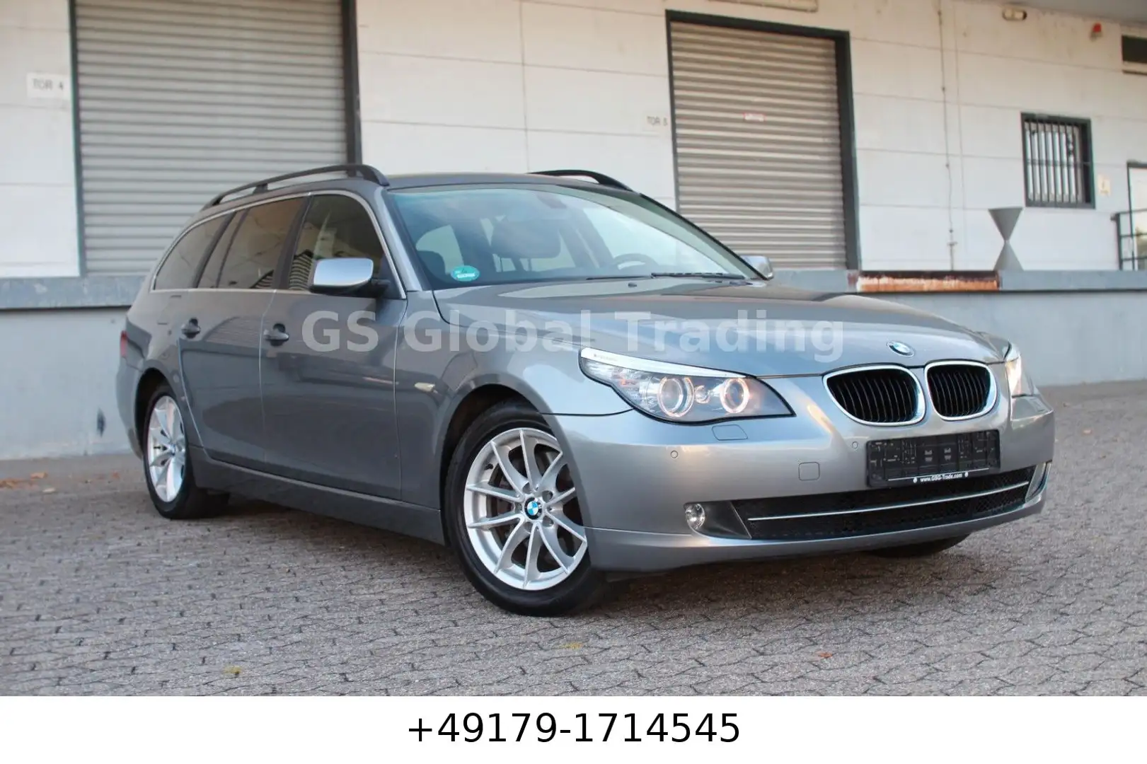 BMW 520 d Touring Autm. PDC Xenon Panorama Navi Leder Silber - 2