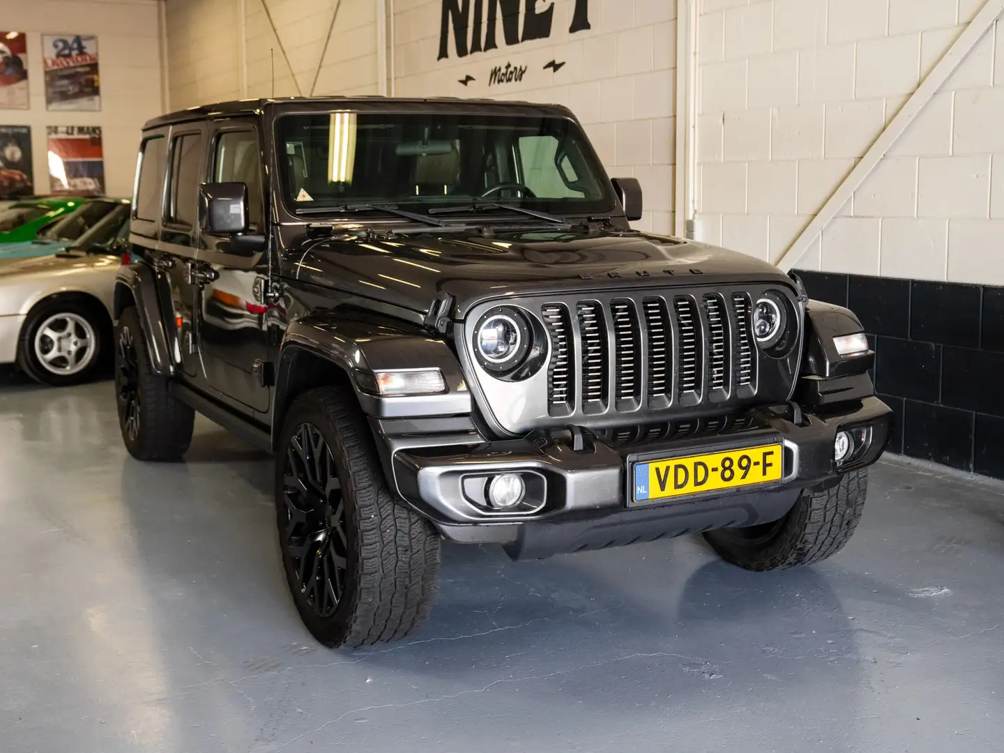 Jeep Wrangler Jeep Wrangler BRUTE 2.0T Sahara | CAMERA | TREKH Grijs - 1