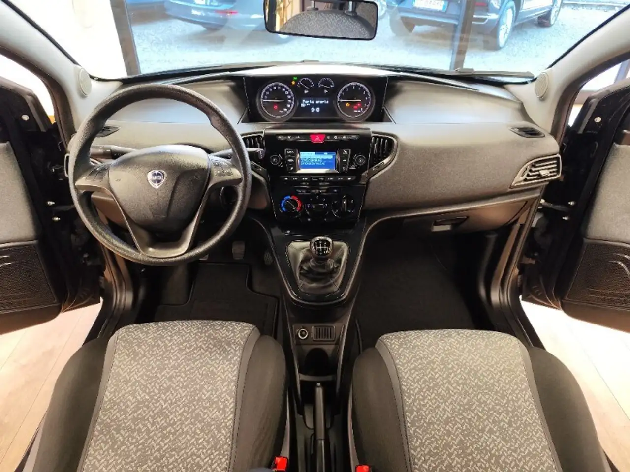 Lancia Ypsilon 2022 — фото 8