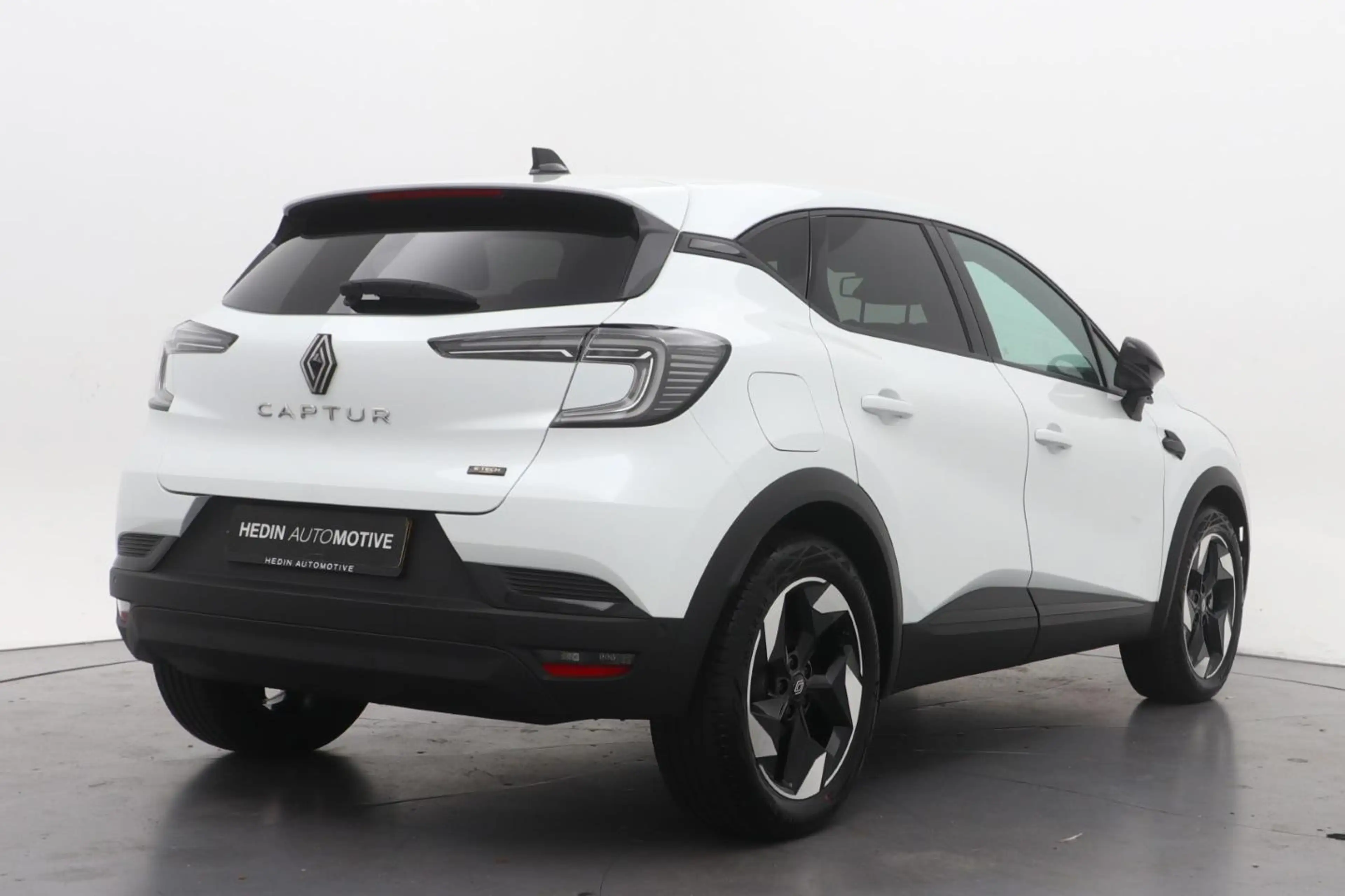 Renault Captur 1.8 E-Tech full hybrid 160 techno — photo 2