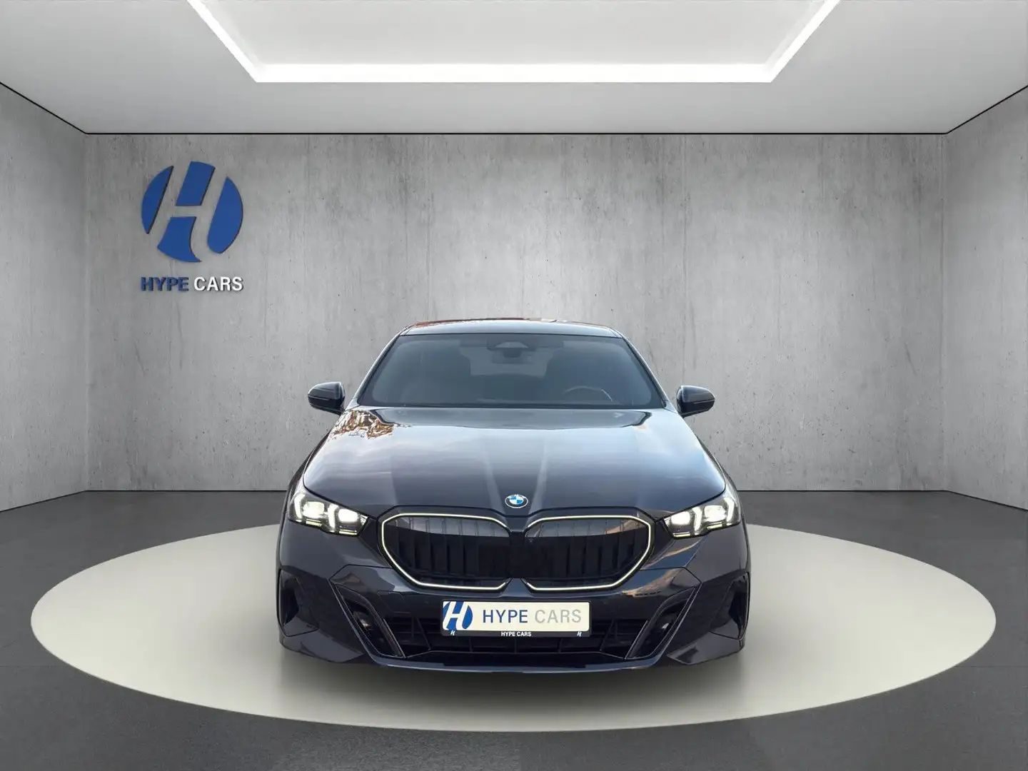 BMW 520 d M Sport Pro HUD Pano 360°H/K Iconic ACC Schwarz - 2