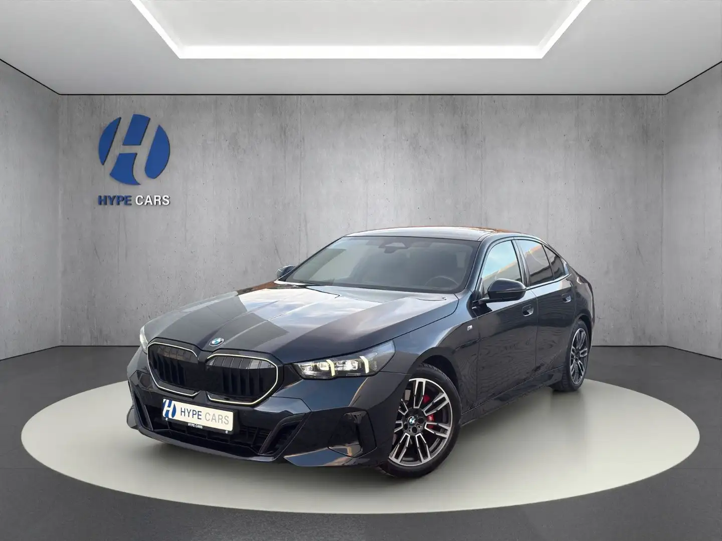 BMW 520 d M Sport Pro HUD Pano 360°H/K Iconic ACC Schwarz - 1