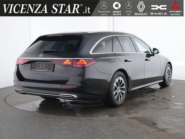 Mercedes-Benz E-Class view 3