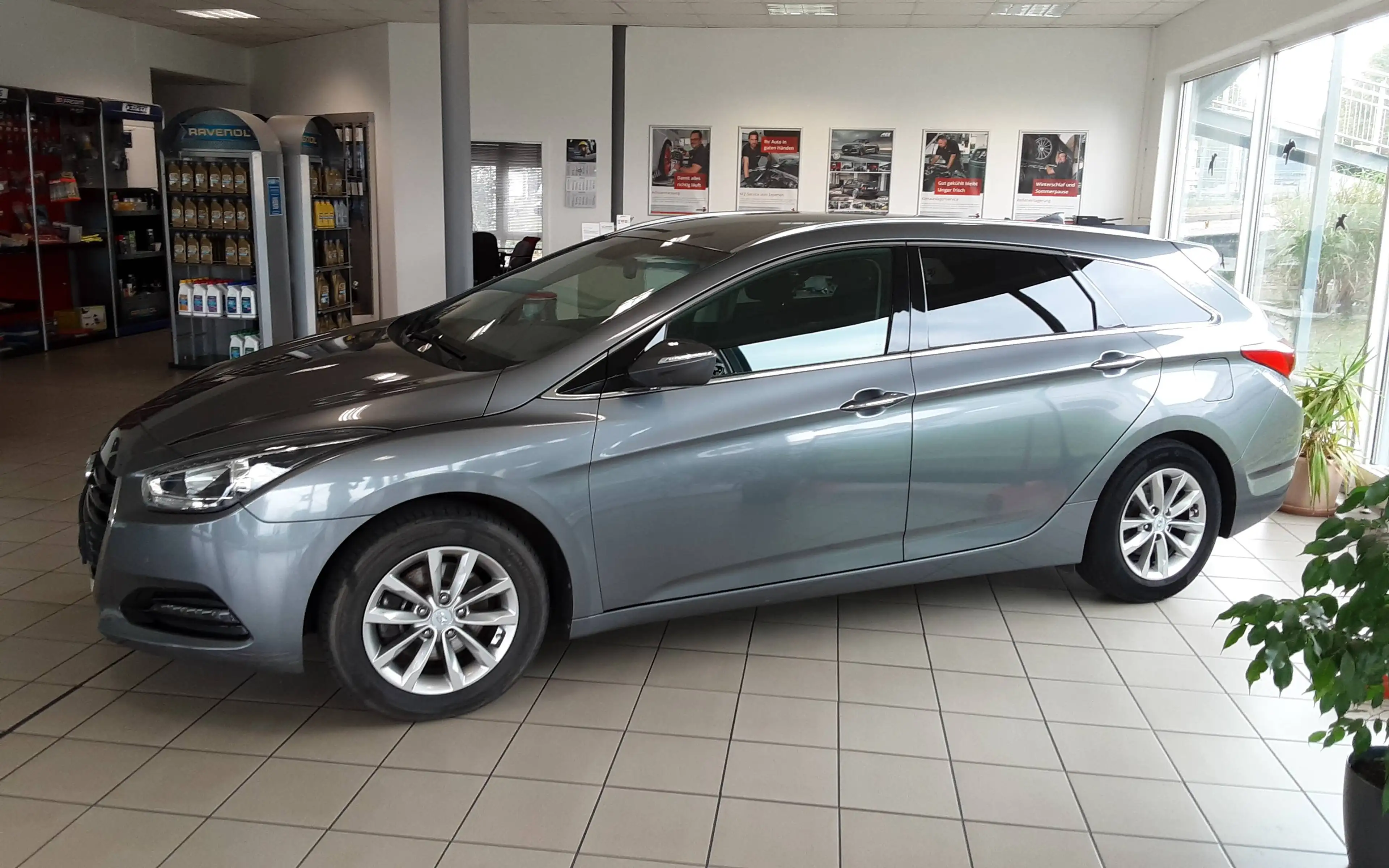 Hyundai i40 i40 Kombi blue 1.7 CRDi DCT Trend — photo 2