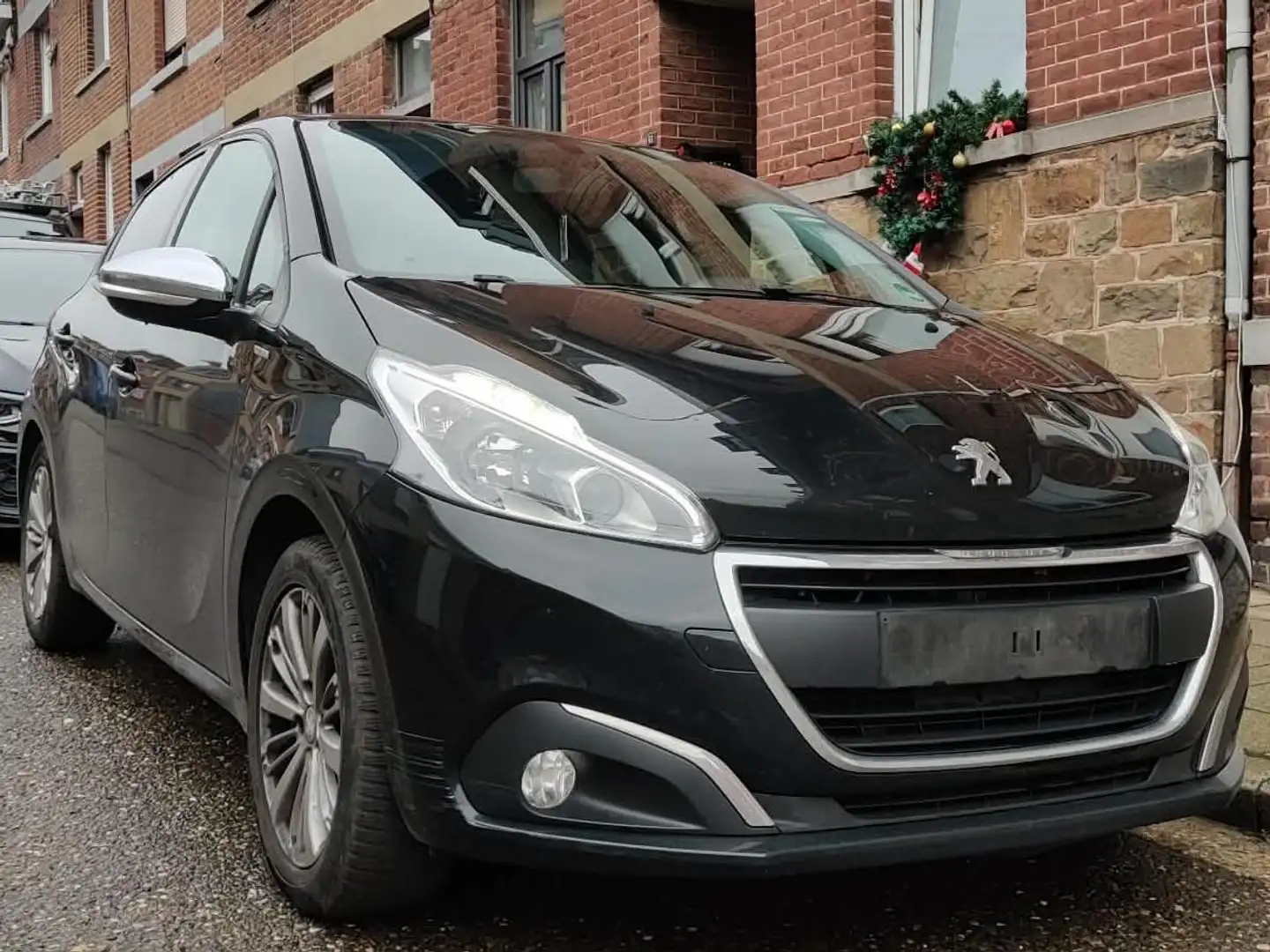 Peugeot 208 208 1.2i PureTech Style Zwart - 1