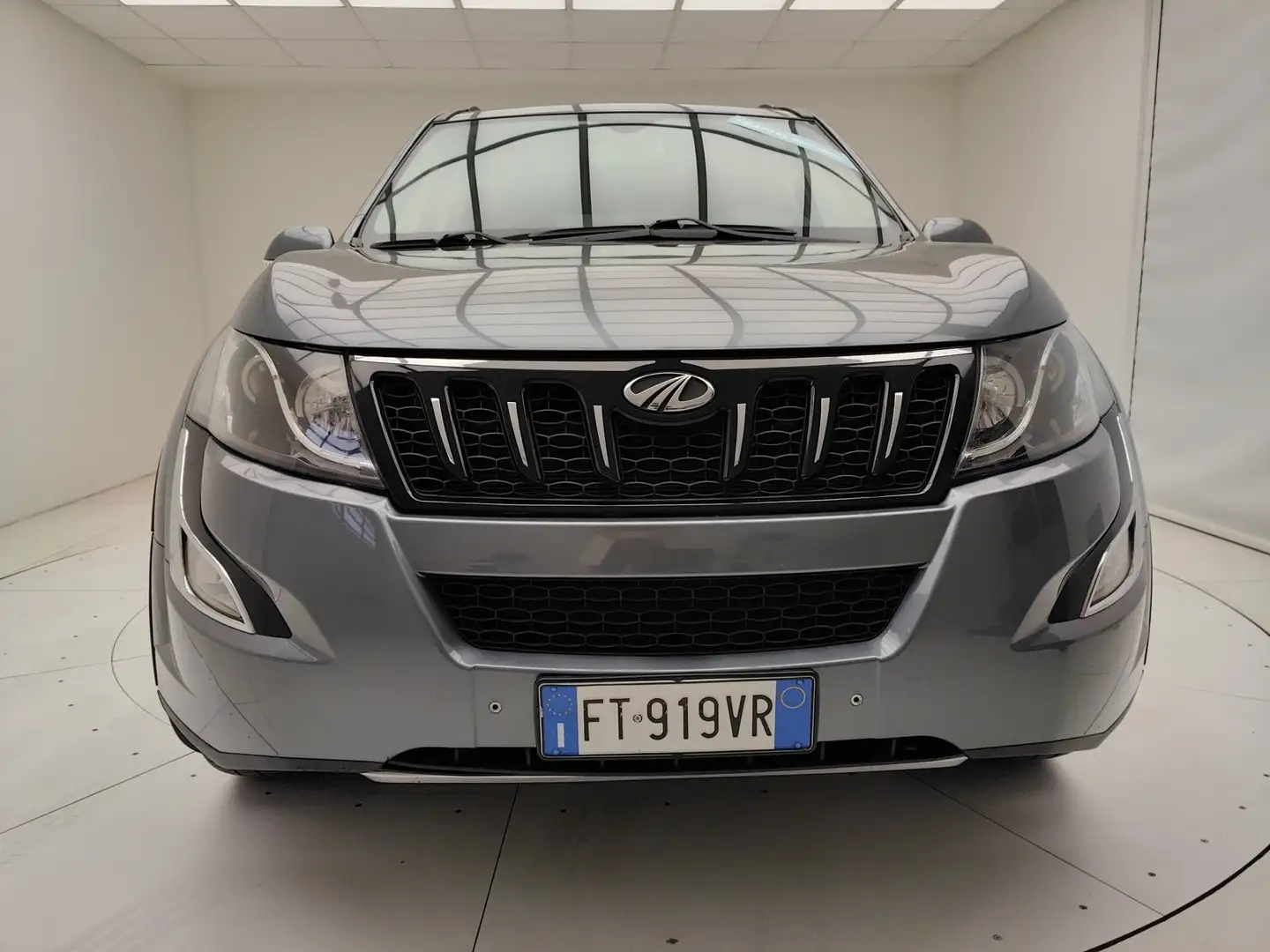 Mahindra XUV500 XUV 500 2.2 16v W8 awd 7p.ti M1 E6 Grau - 2