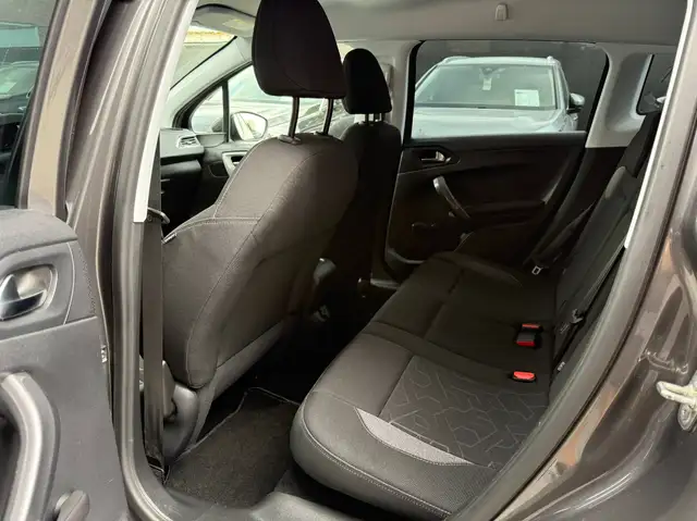 Peugeot 2008 view 15