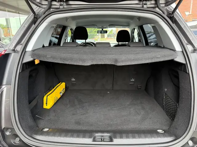 Peugeot 2008 view 16