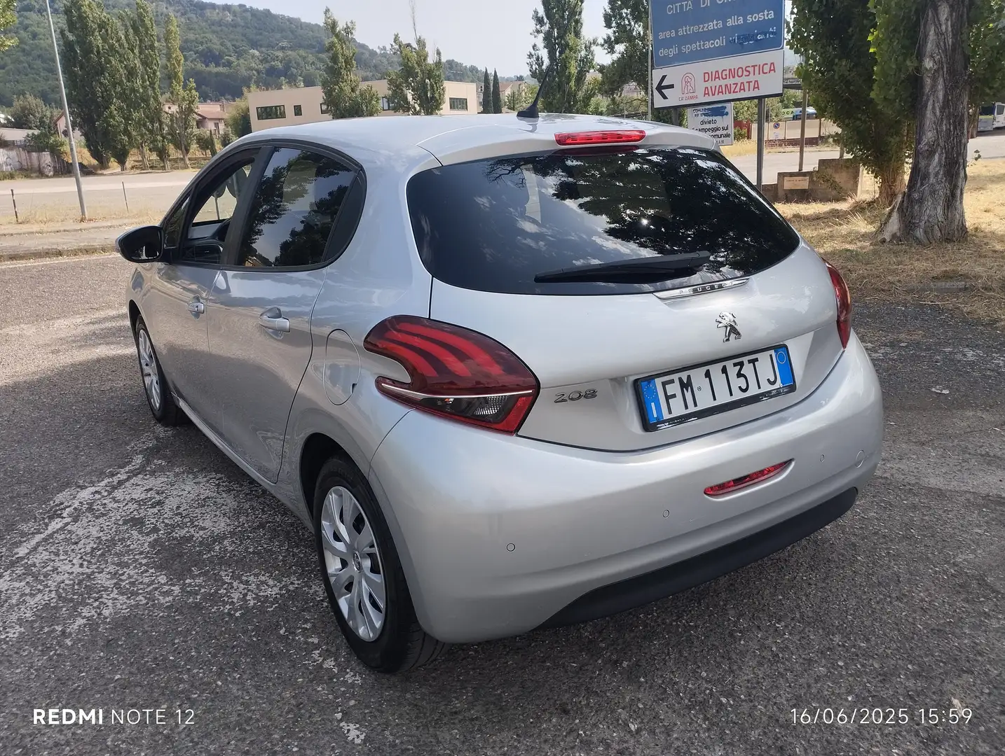 Peugeot 208 5p 1.2 Puretech Touch 82cv - 2