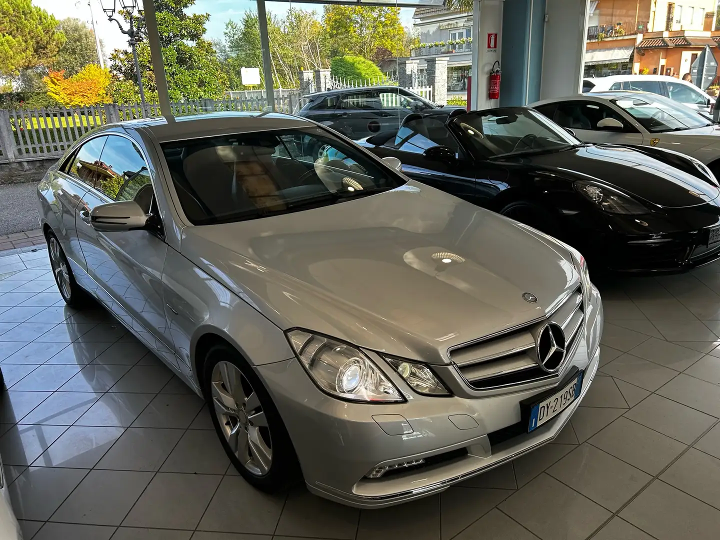 Mercedes-Benz E 250 E Coupe 250 (cgi) be Avantgarde auto Argento - 2