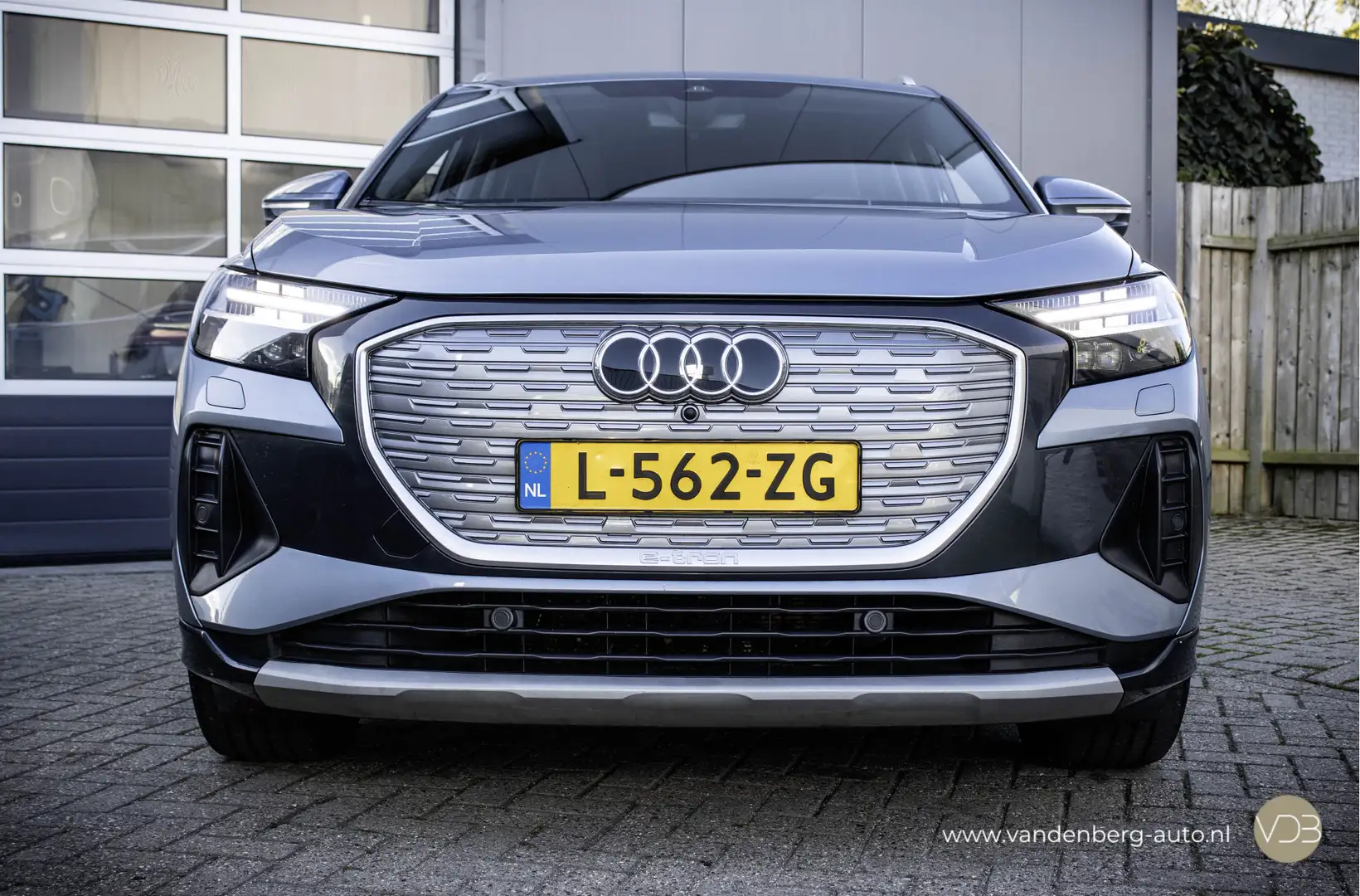 Audi Q4 e-tron 40 Launch edition Advanced 77 kWh Ambiance Origine Bleu - 2
