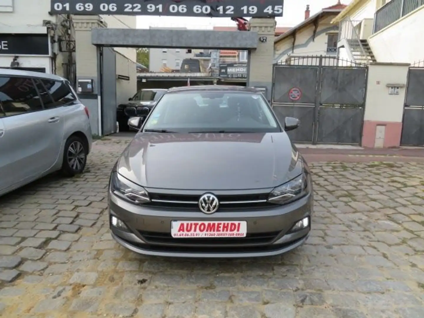 VOLKSWAGEN Polo