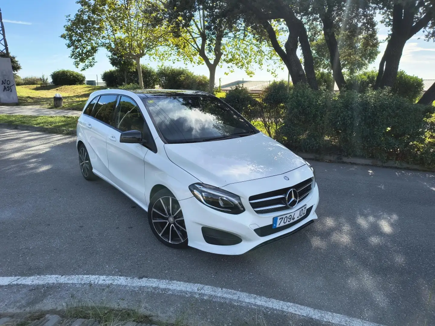 Mercedes-Benz B 180 180d 7G-DCT Weiß - 2