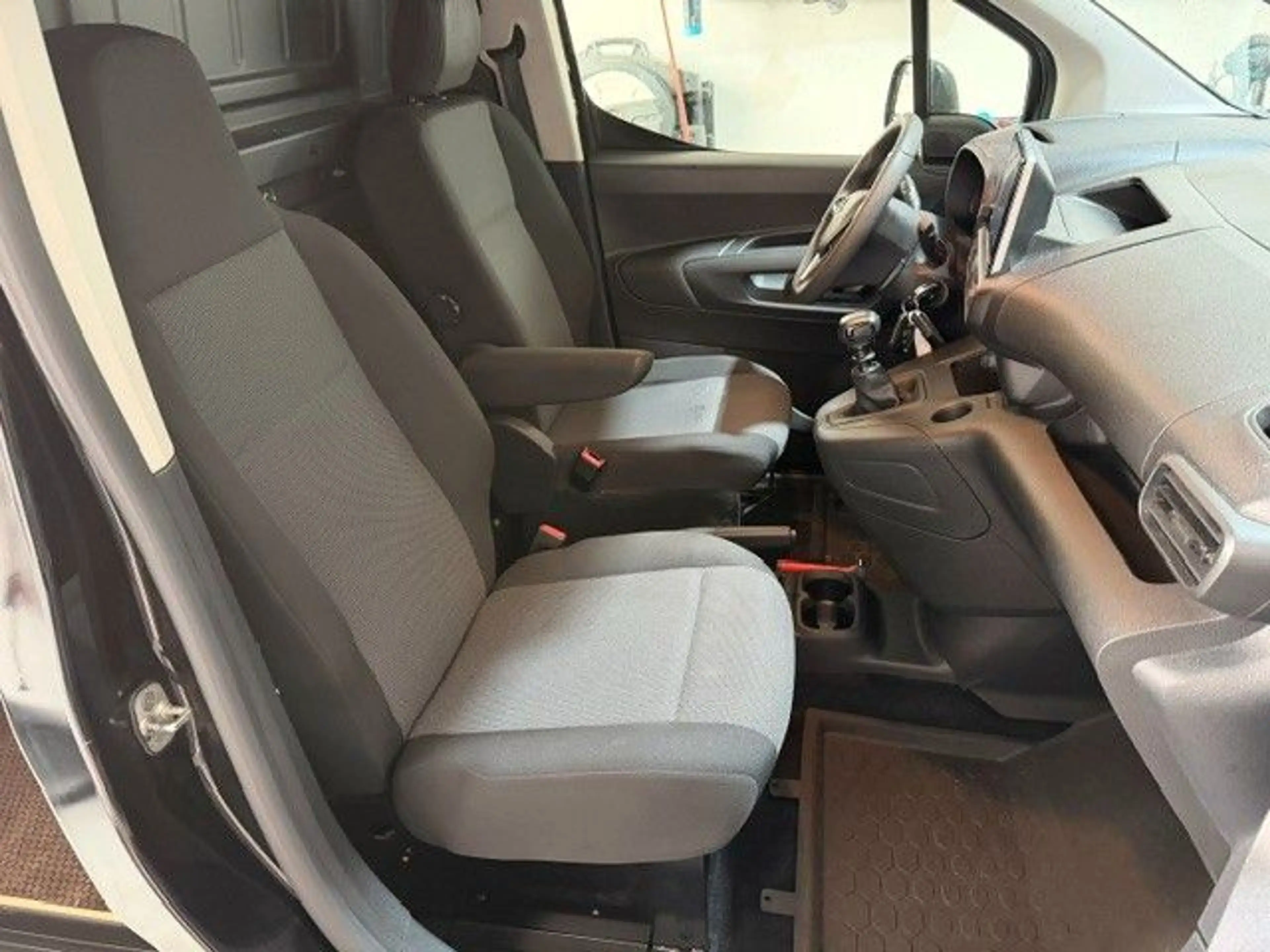Opel Combo E 1.5D L1H1 Cargo Basis erhöhte Nutzlast — photo 3