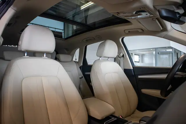 Audi Q5 view 10