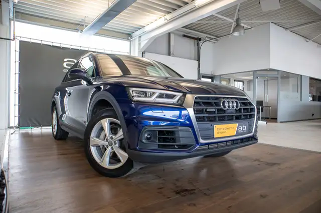 Audi Q5 view 3