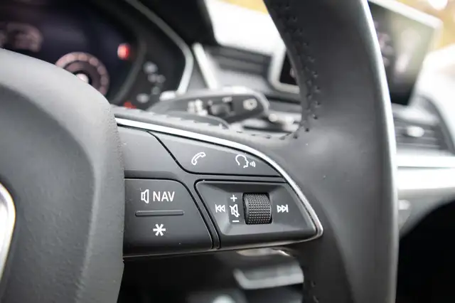Audi Q5 view 14