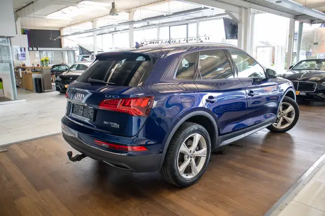 Audi Q5 view 4