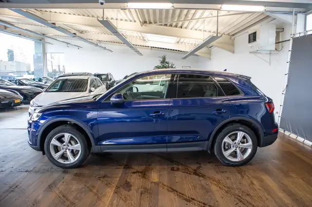 Audi Q5 view 6