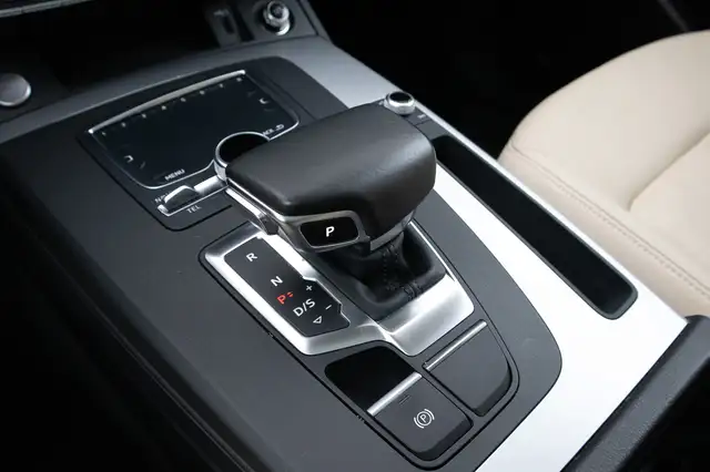 Audi Q5 view 15