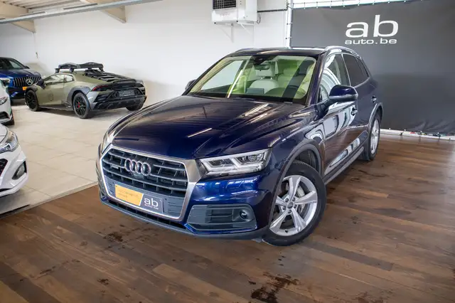 Audi Q5 view 2