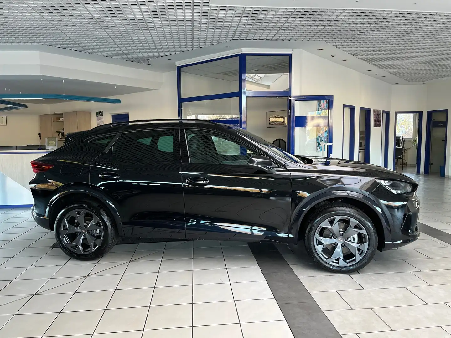 CUPRA Formentor 1.5 eTSI DSG Edge,RFK,EasyOpen,FullLink Schwarz - 2