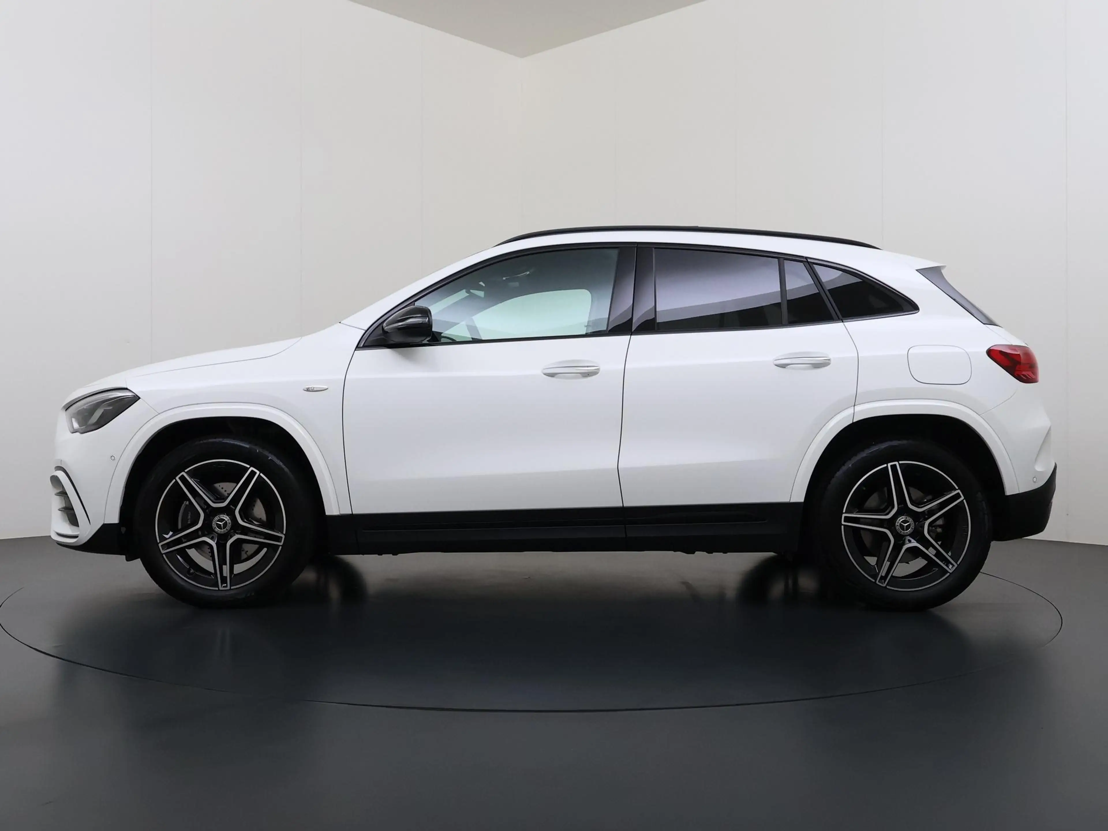 Mercedes-Benz GLA 250 e Business Solution AMG | Trekhaak Wegklapbaar | P — photo 3