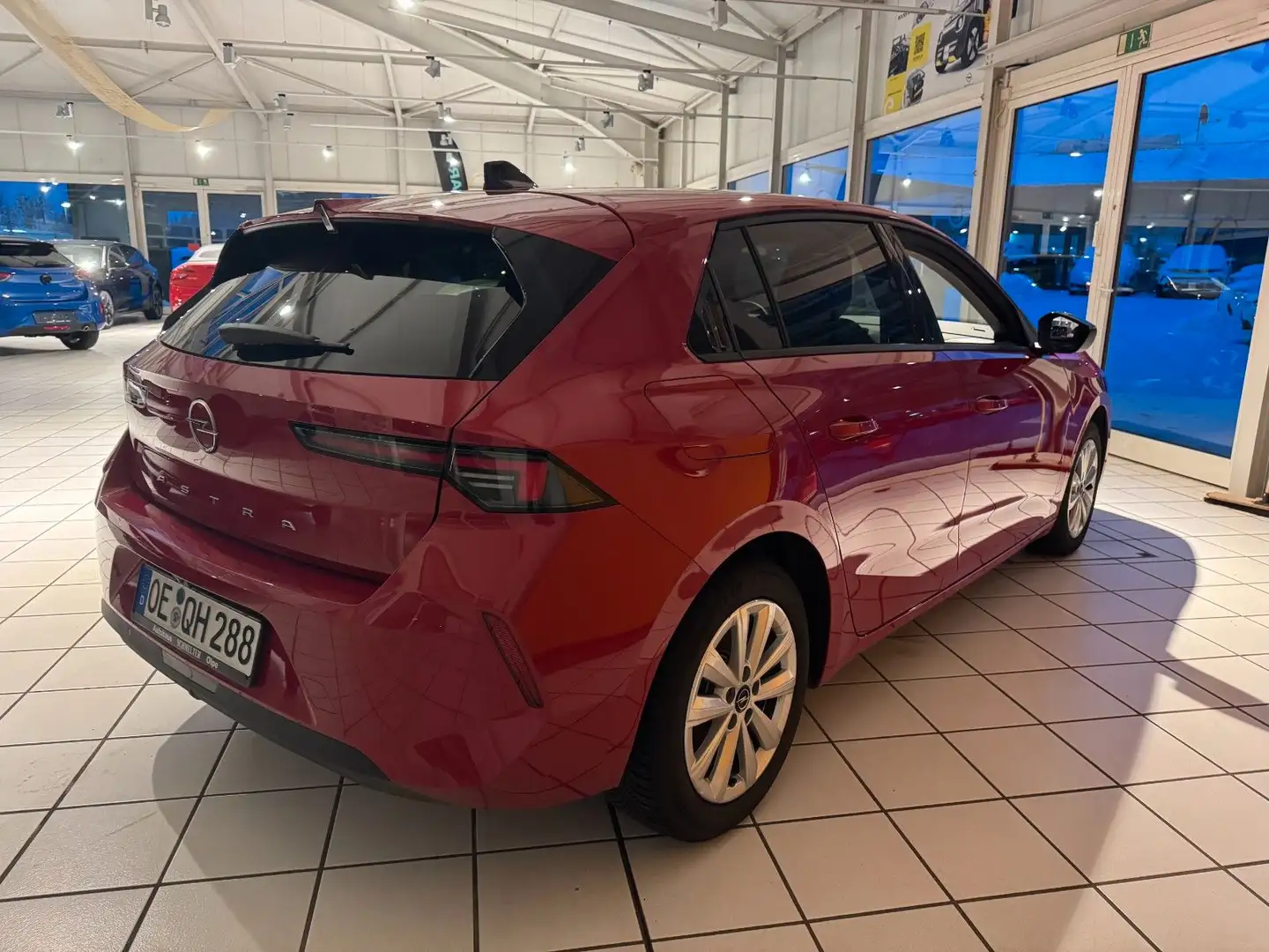 Opel Astra L Lim. 5-trg. Edition Navi über Handy+LED Rouge - 2