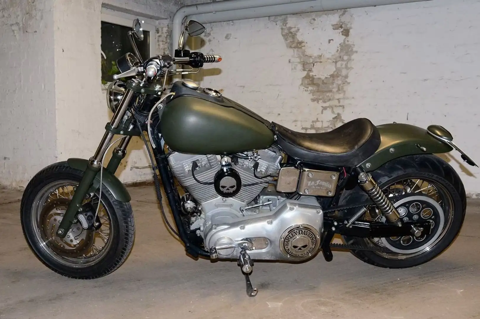 Harley-Davidson Dyna Super Glide Černá - 2