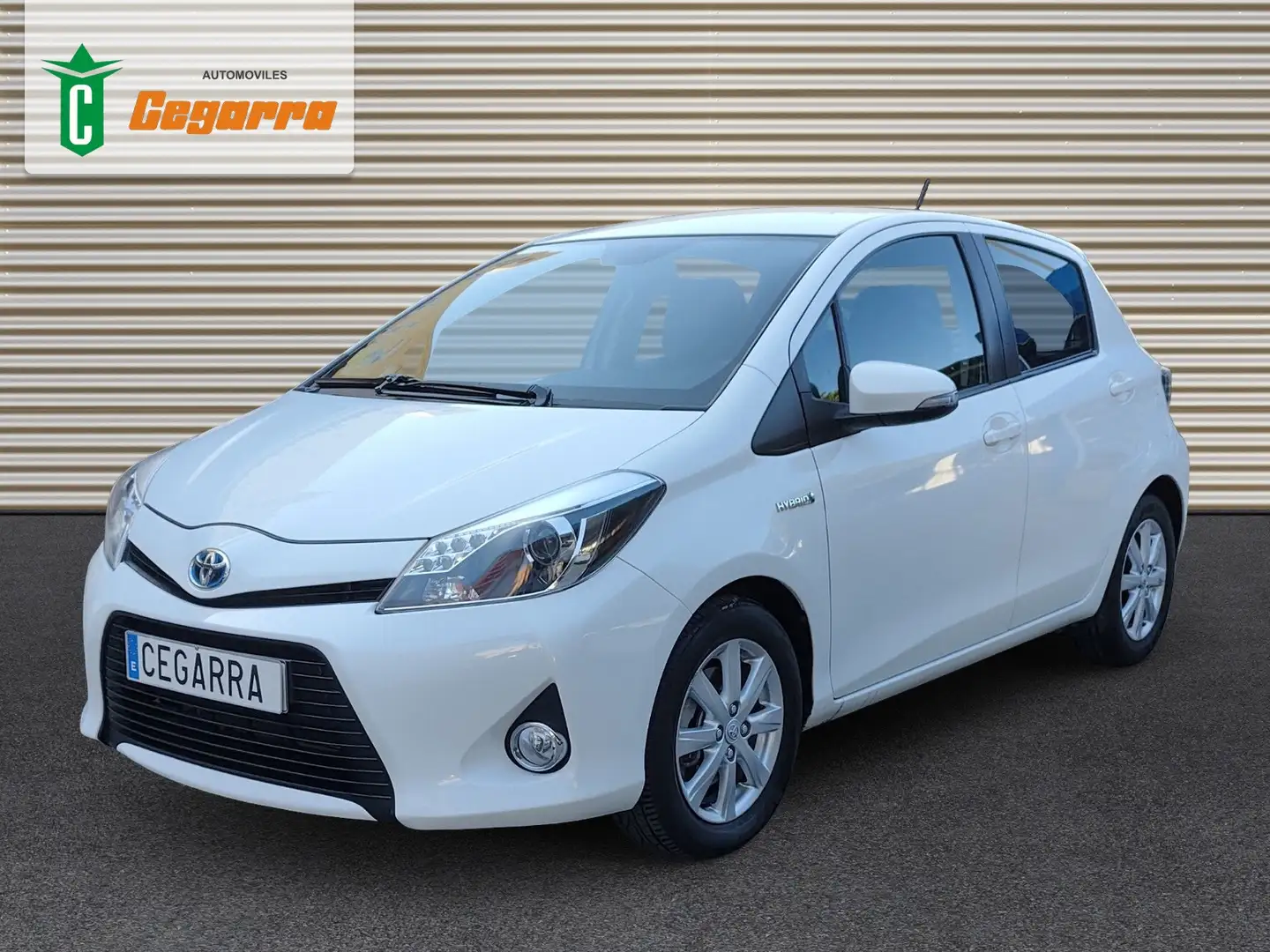 Toyota Yaris 100 ACTIVE Weiß - 1