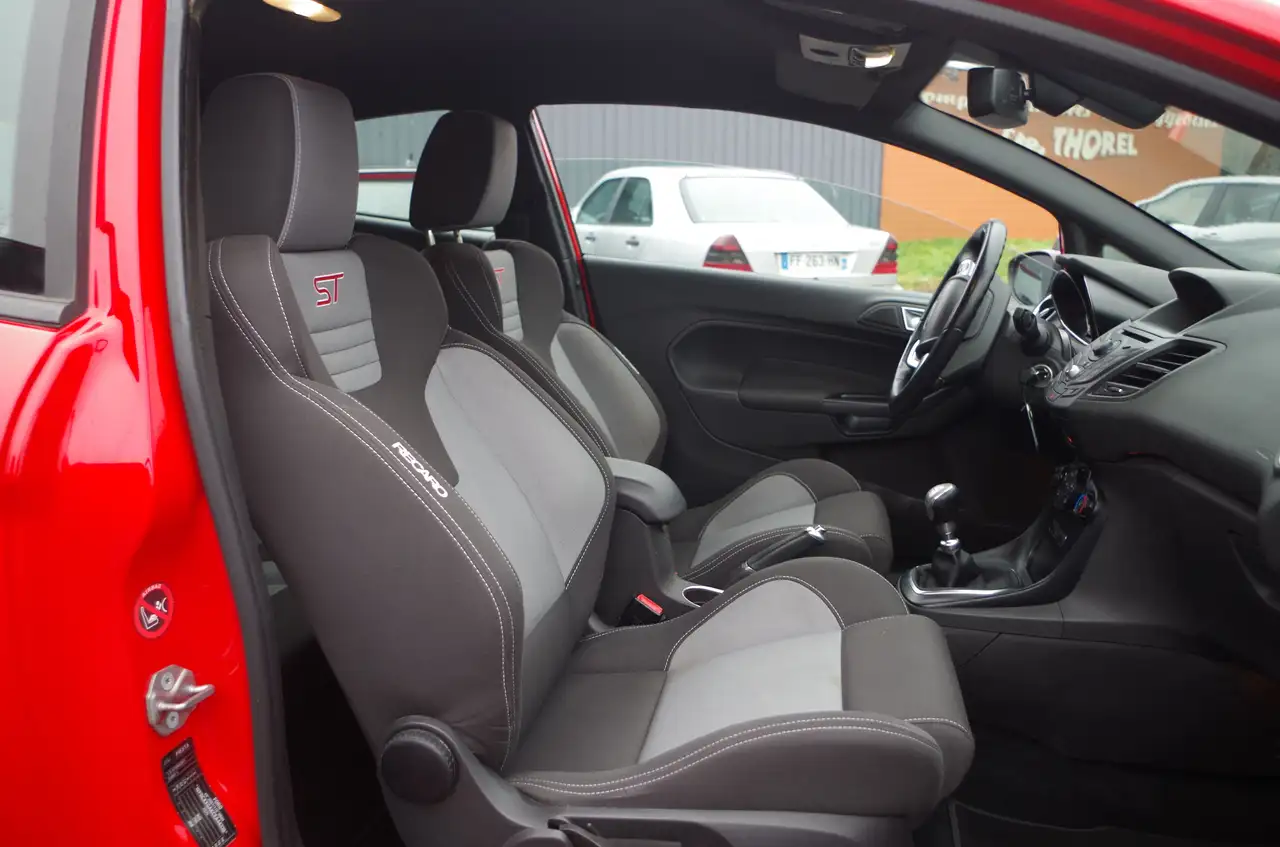 Ford Fiesta ST — photo 4