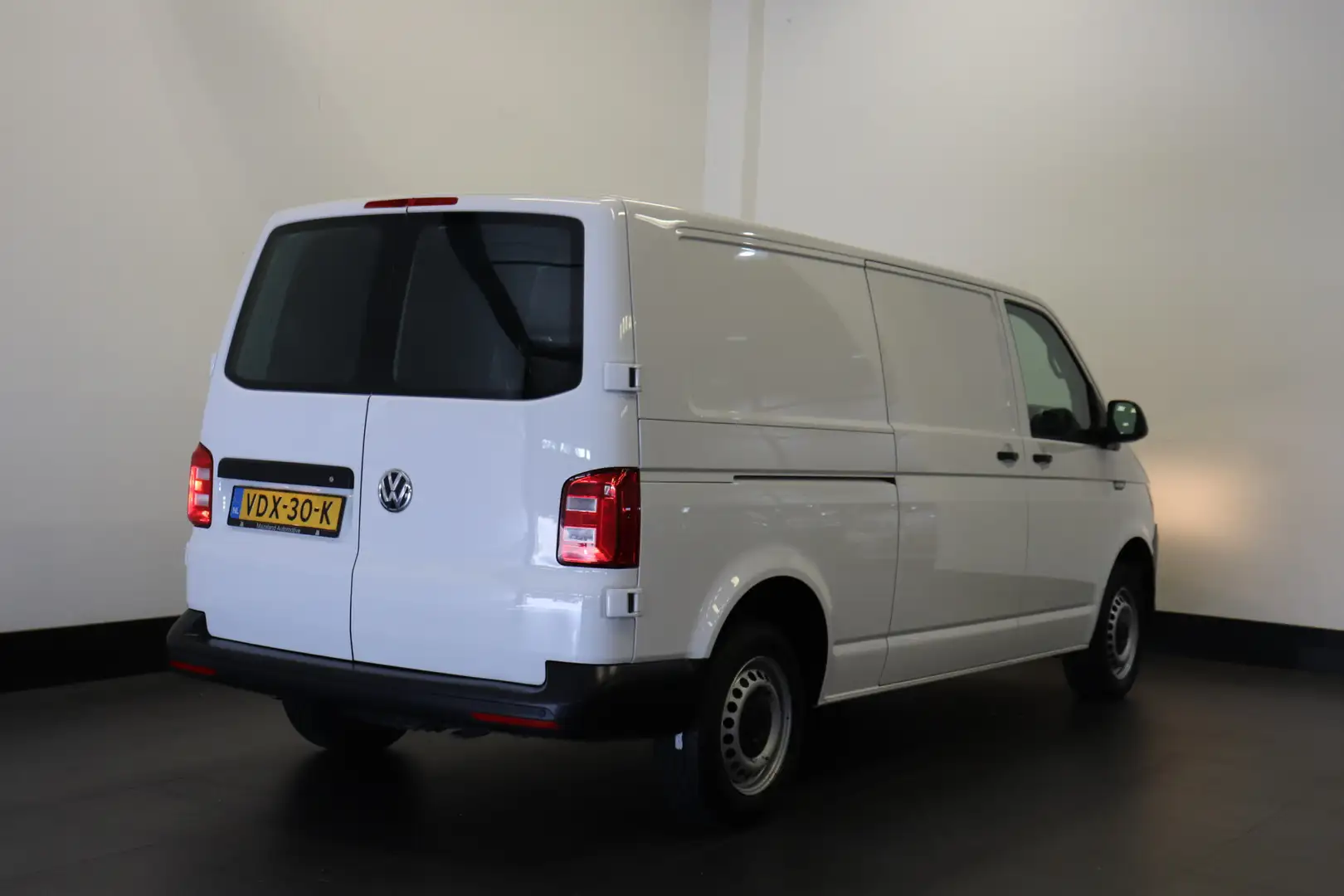 Volkswagen T6 Transporter 2.0 TDI L2 EURO 6 - Airco - Cruise - PDC - € 11.90 Wit - 2