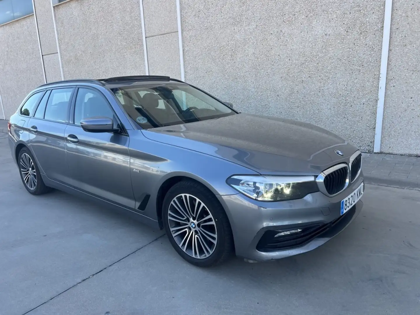 BMW 530 530dA Touring xDrive Gris - 1