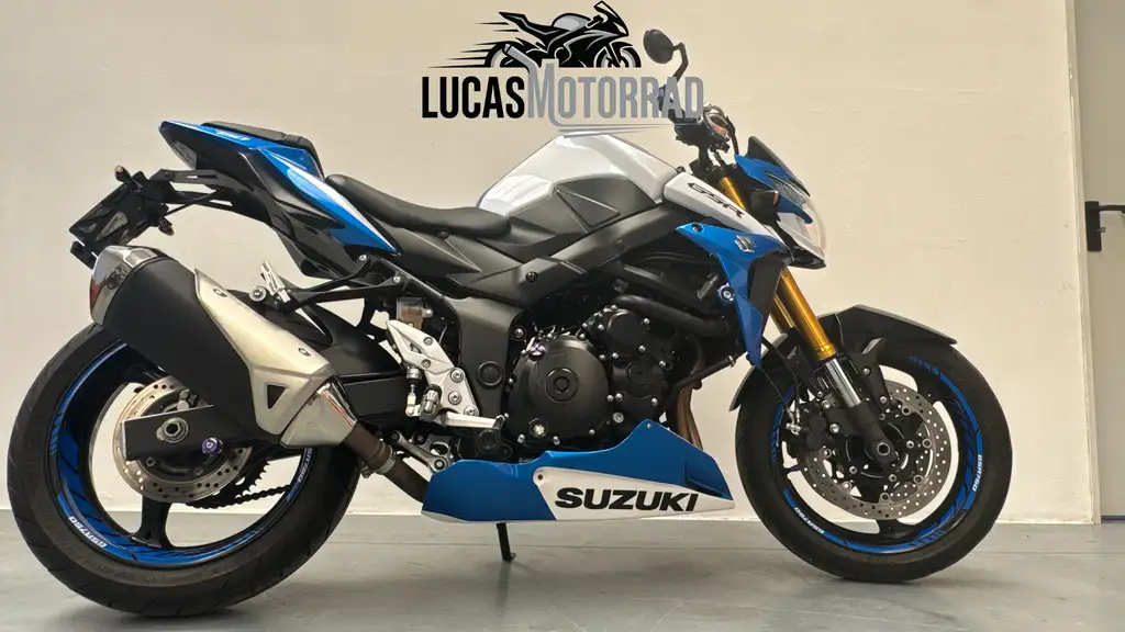 Suzuki GSR 750
